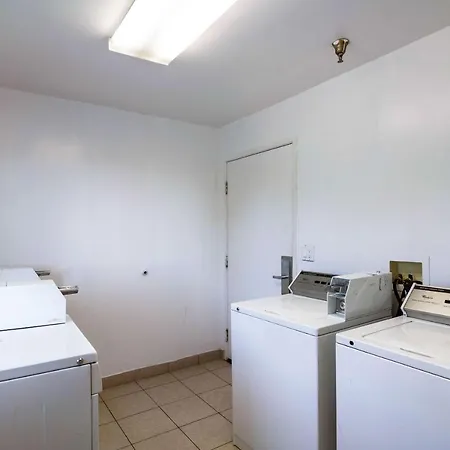 Motel 6 Monterey Park